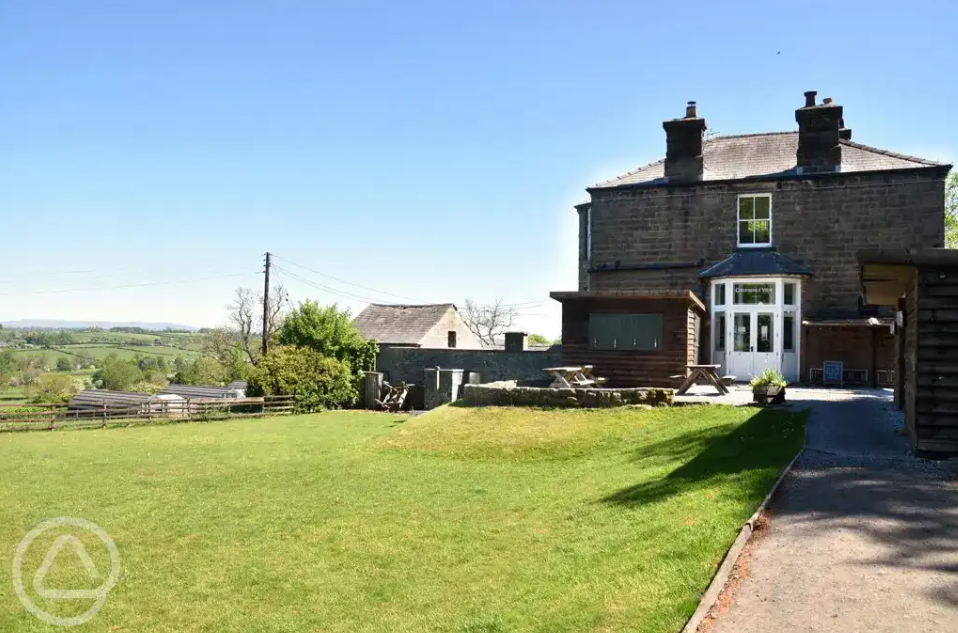 Well-known, Family Run B&B and Tearoom Business